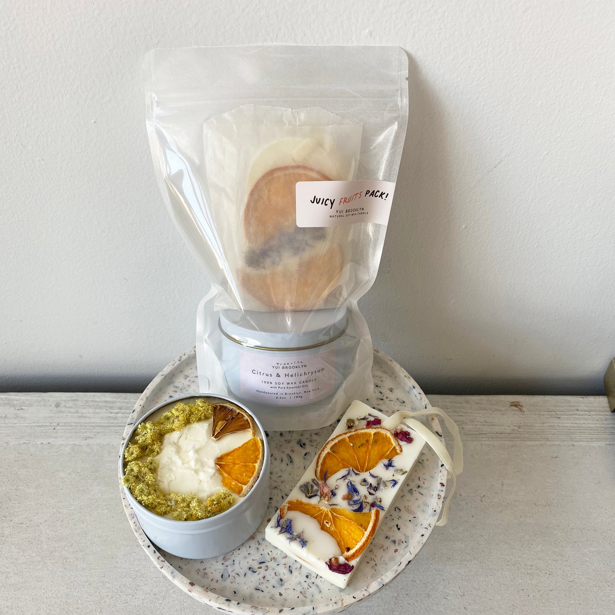 8oz Signature Candle + Botanical Soy Wax Tablet Gift set