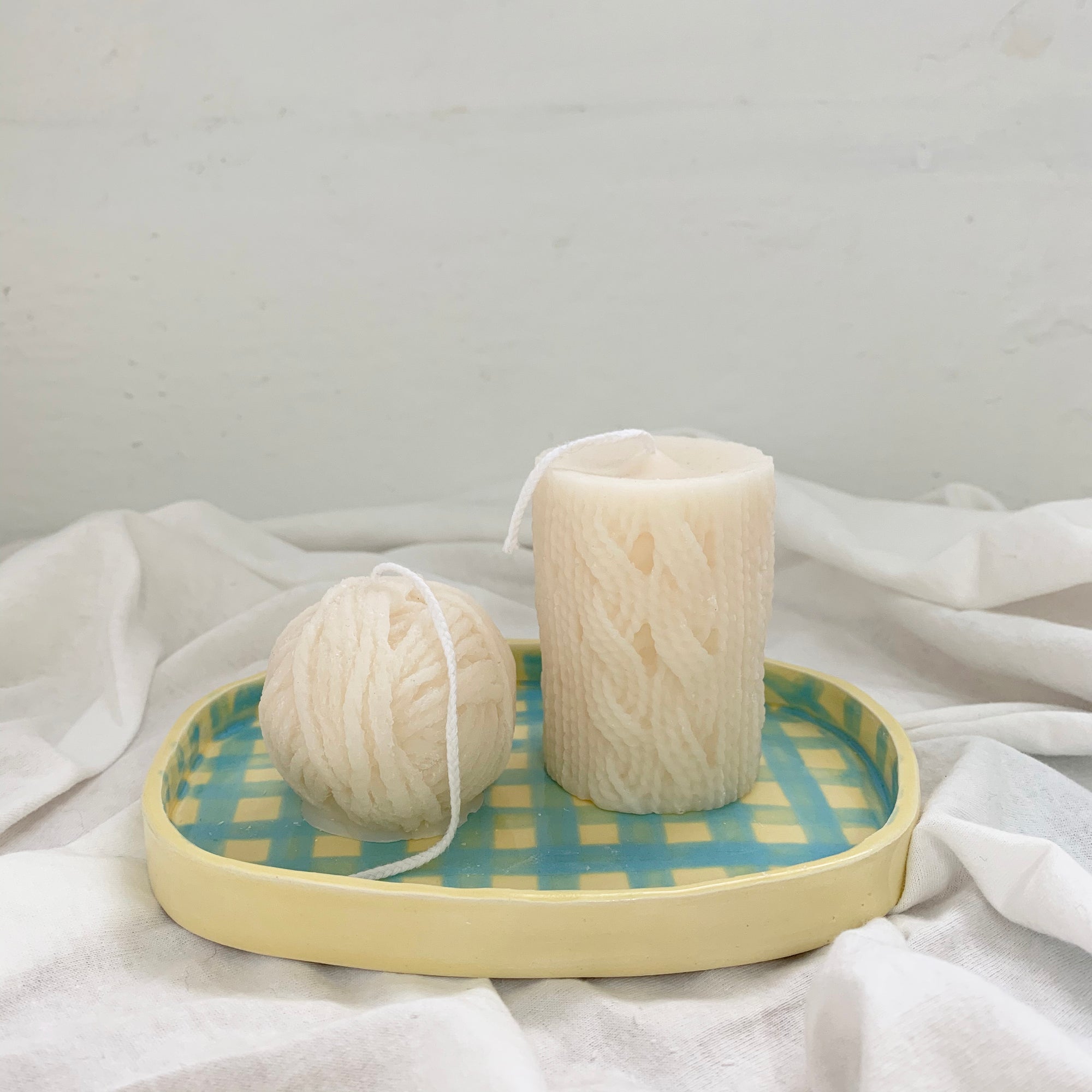 【Ready to ship】Holiday Set of 2 Knitted Shaped Soy & BeesWax Candle