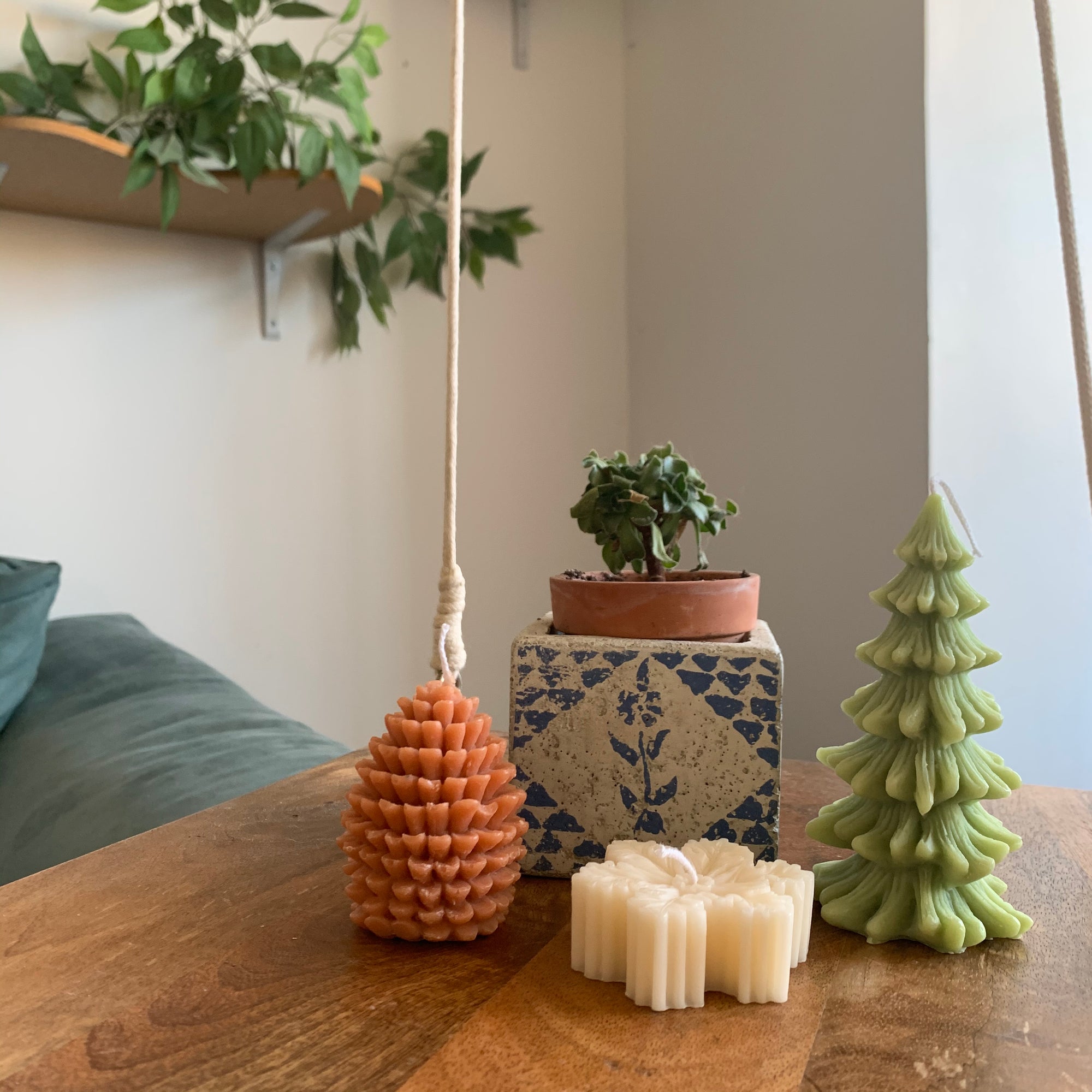 【Ready to ship】Set of 3 Holiday Shaped Soy & BeesWax Candle