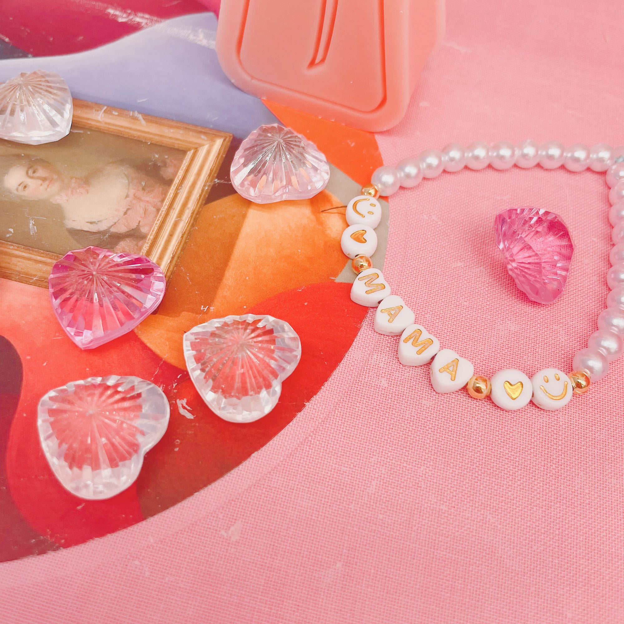 Mother's Day Gift Set Carnation Shaped Candle and Mama Bracelet │ Yui Brooklyn