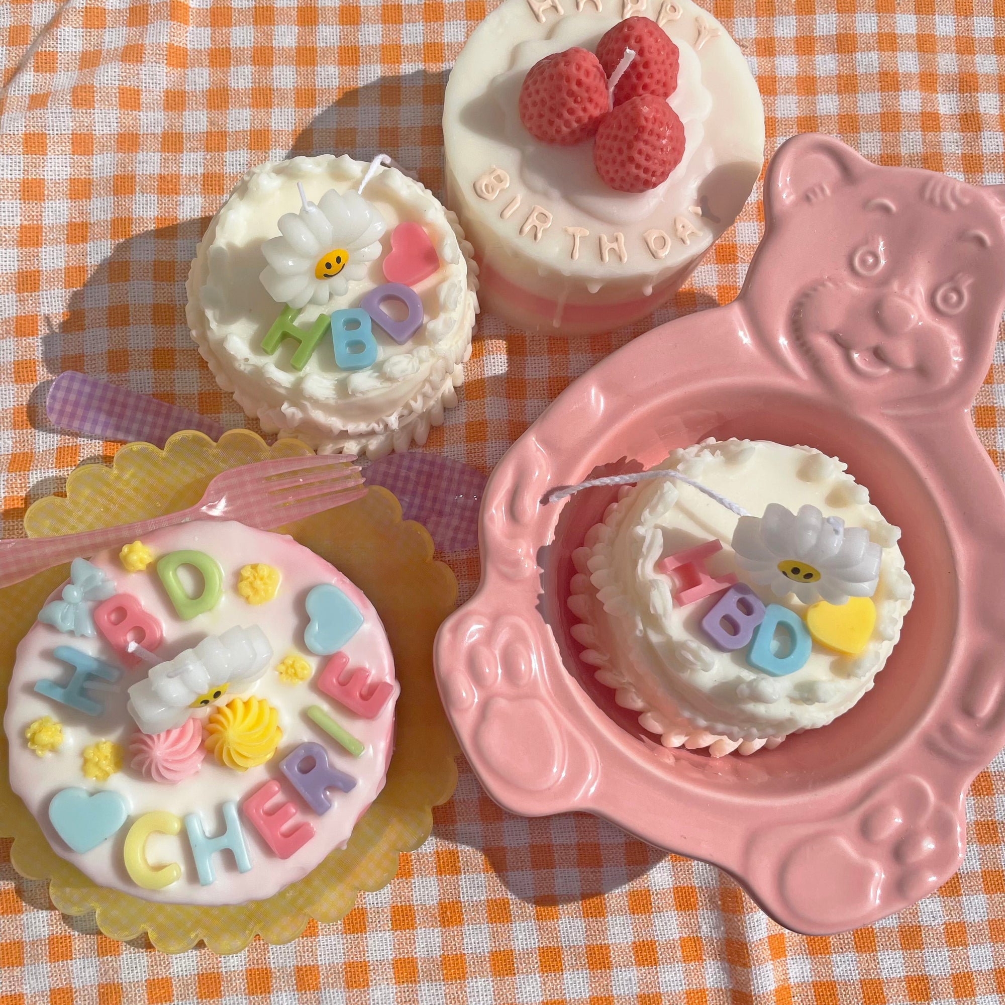 DX Personalized Cake Shaped Soy & BeesWax Candle