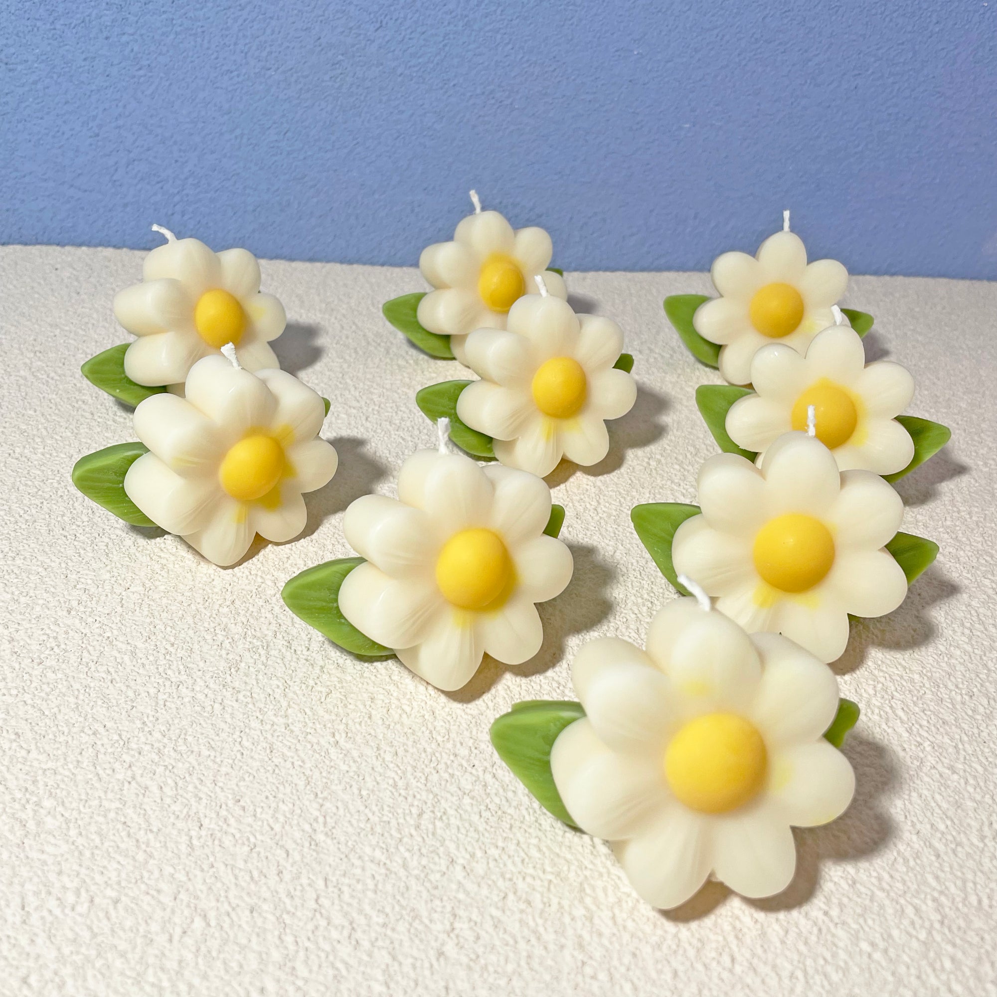 【SAMPLE SALE】Vintage Flower Shaped Soy & BeesWax Candle