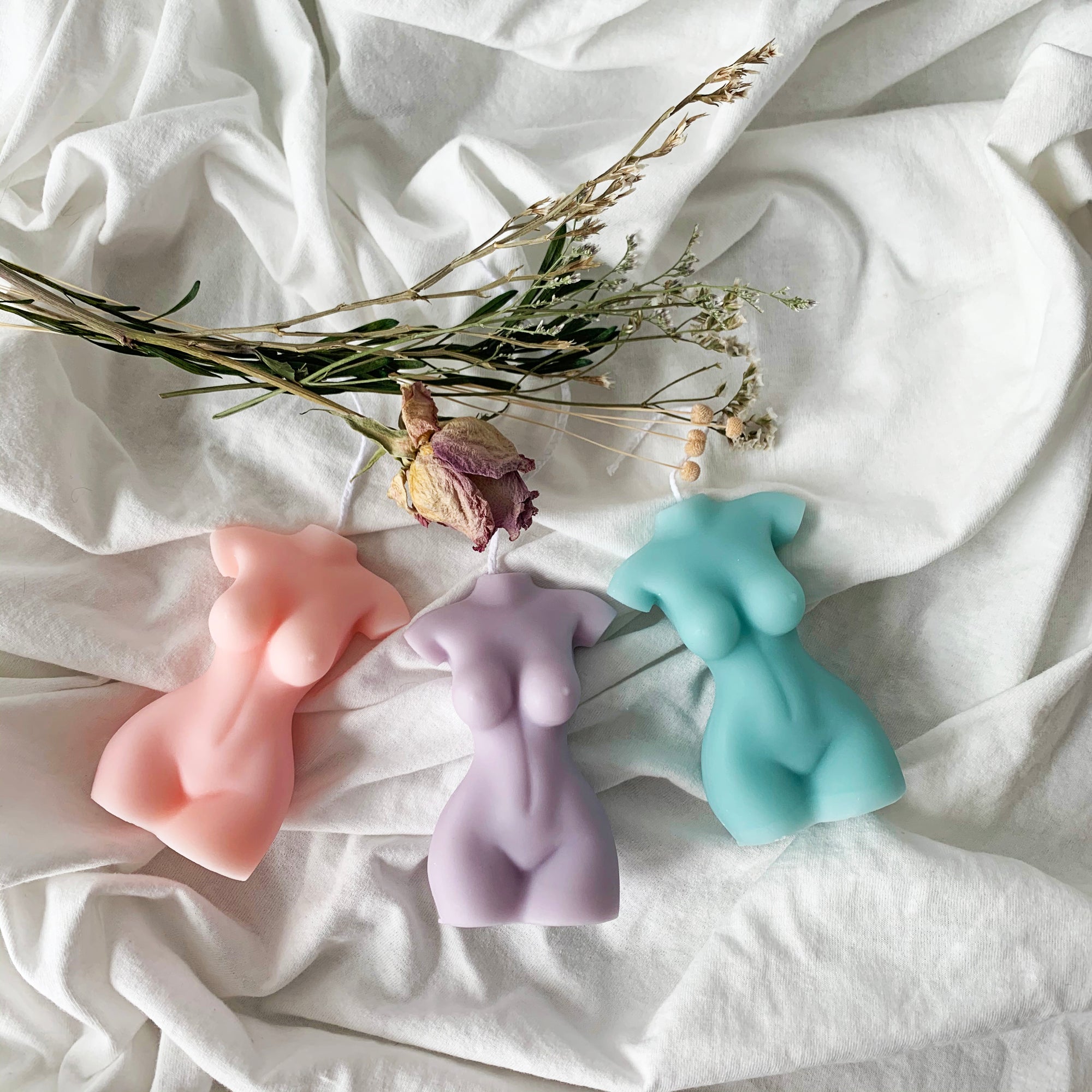 【Ready to ship】Pastel Female Shaped Soy & BeesWax Candle