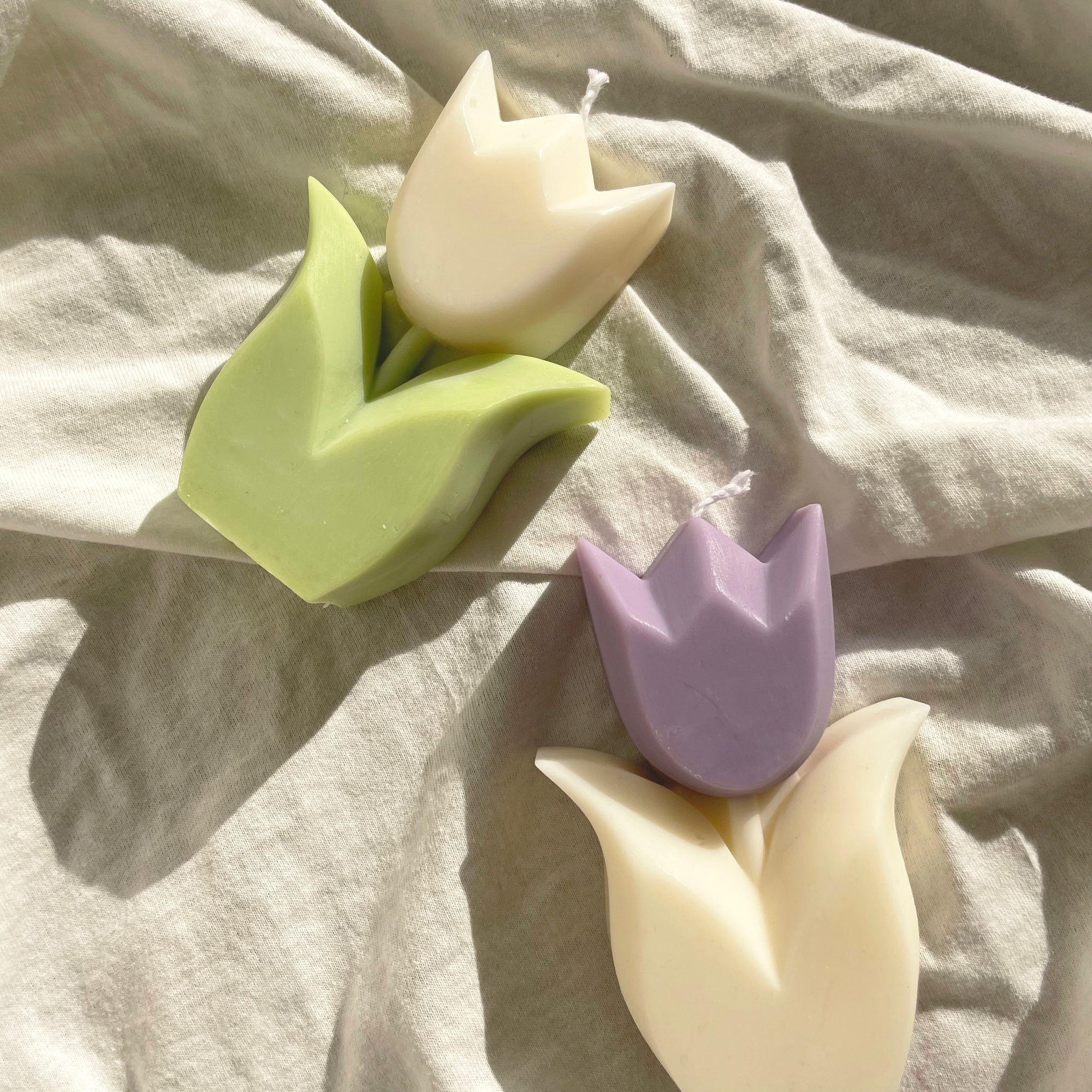 Two-tone Tulip Shaped Soy wax Candle │ Kawaii Candle │ Yui Brooklyn