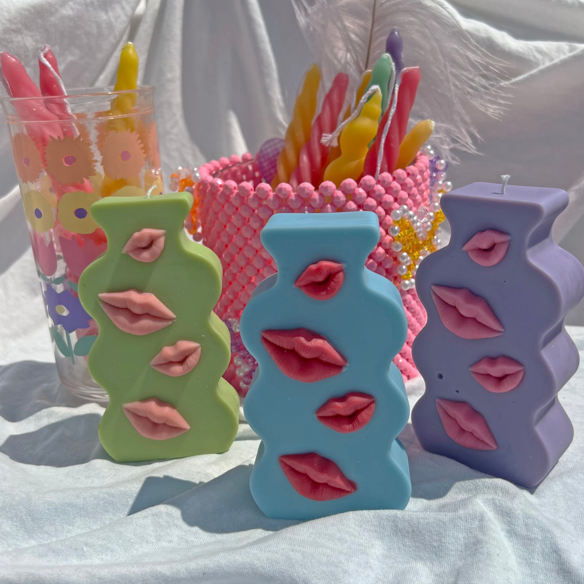 【Ready to ship】Abstract with Lips Soy & Beeswax Candle