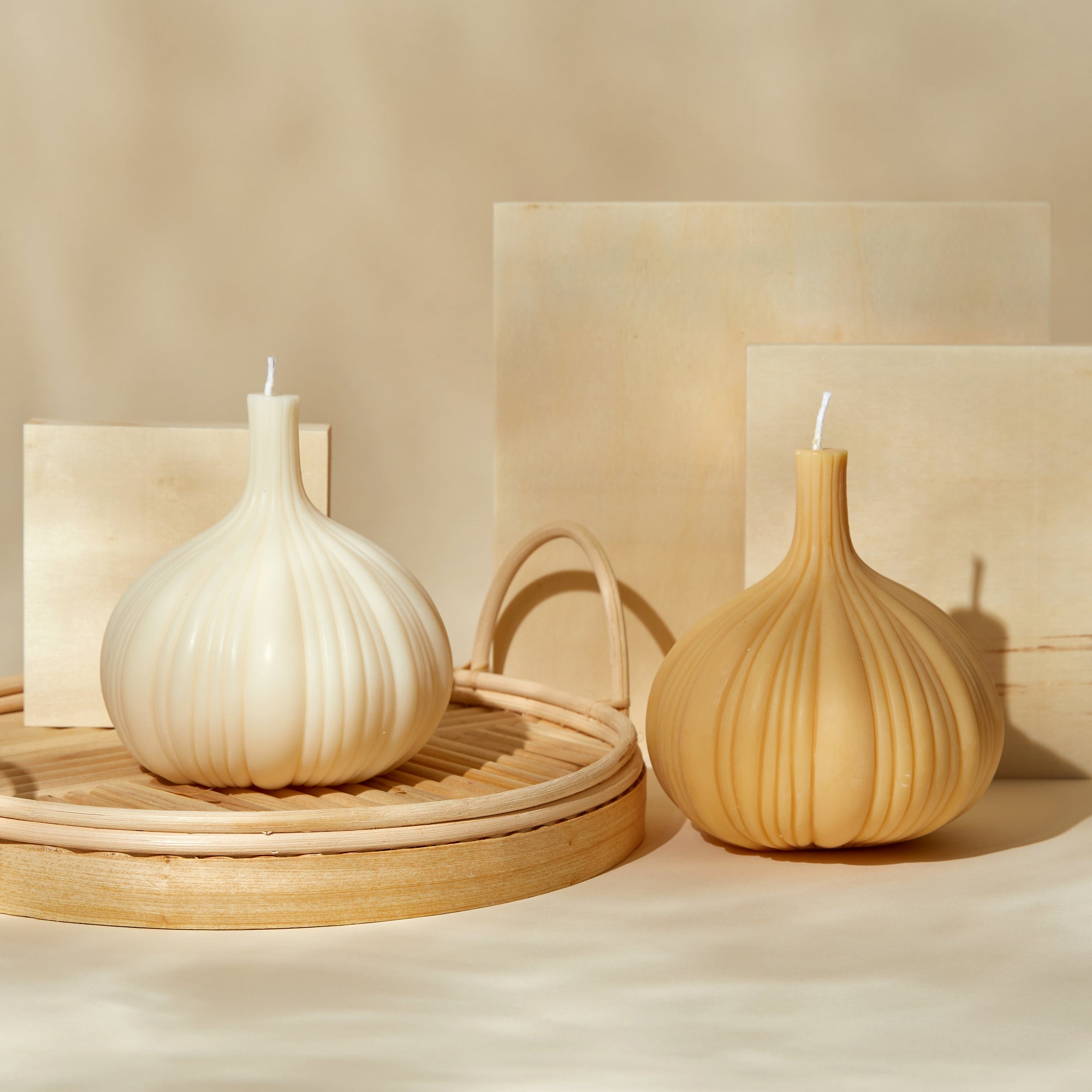 【Ready to ship】Big Garlic shaped Soy & BeesWax Candle