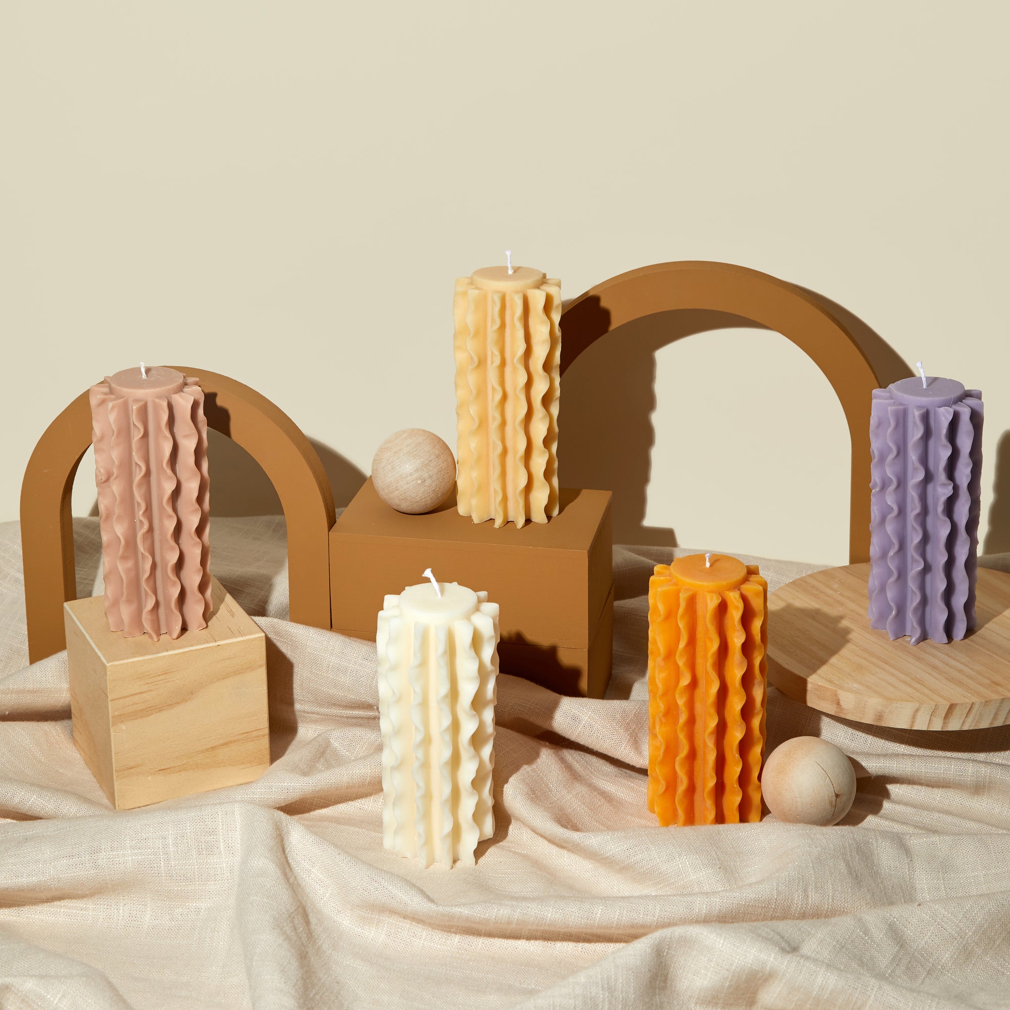 【Ready to ship】Flutter pillar shaped Soy & BeesWax Candle